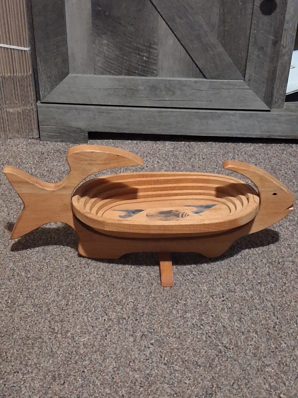 Vntg Handcrafted Wooden Fish-Shaped Accordian Basket- Natural Wood